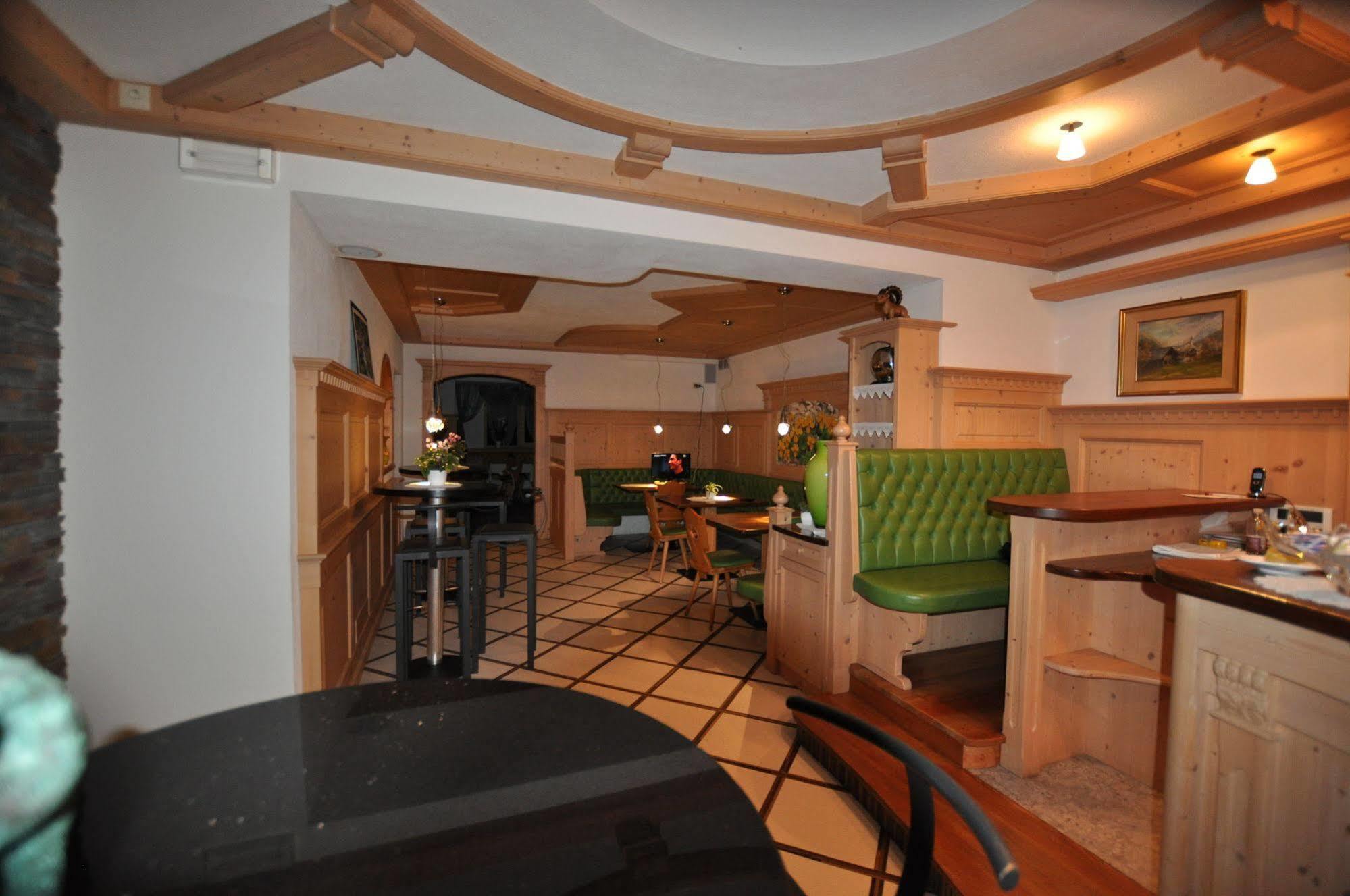 Piccolo Hotel Claudia No Pets San Vigilio Di Marebbe Luaran gambar
